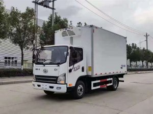 國(guó)六 解放虎VN4.2米錫柴130馬力冷藏車