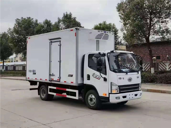 國(guó)六 解放虎VN4.2米錫柴130馬力冷藏車