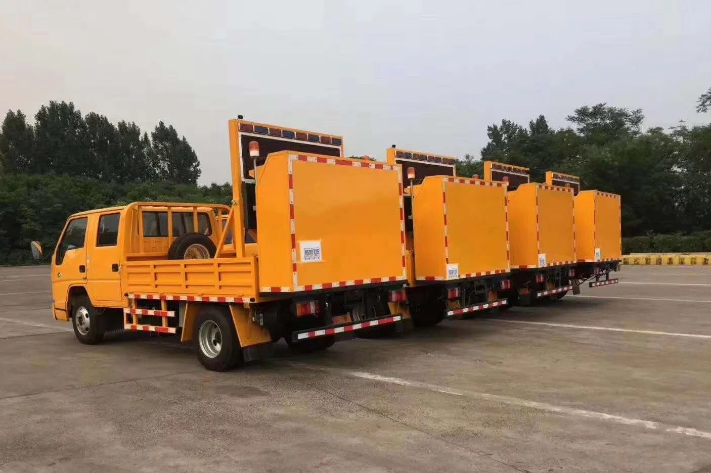 江鈴雙排座防撞緩沖車