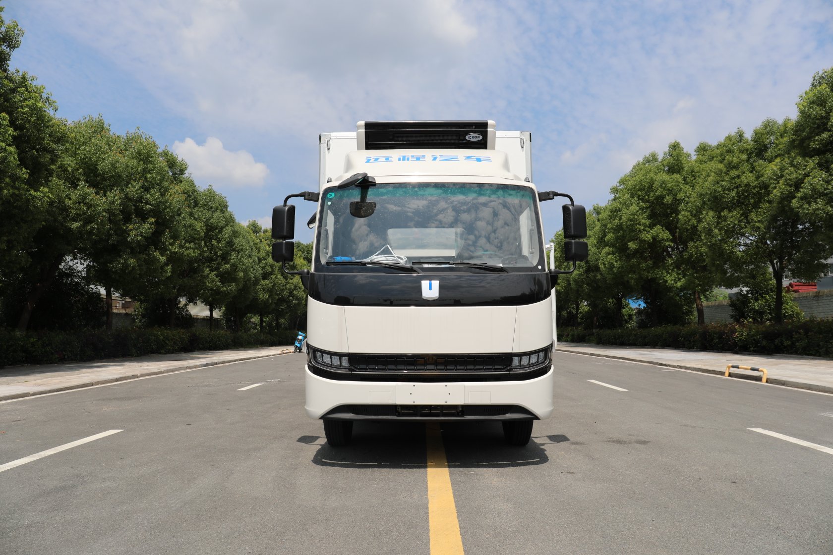 吉利遠(yuǎn)程星智H8E純電動(dòng)冷藏車