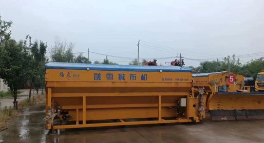 二手除雪鏟 二手融雪撒布機(jī) 二手掃雪滾 二手除雪車